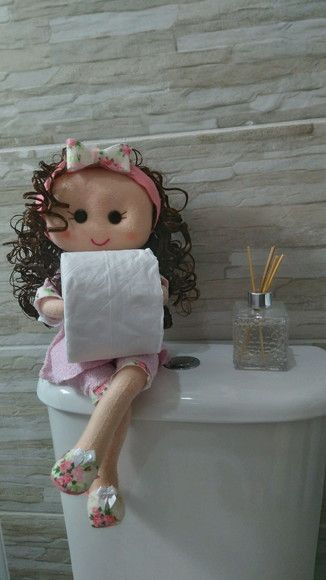 boneca porta papel higienico 1
