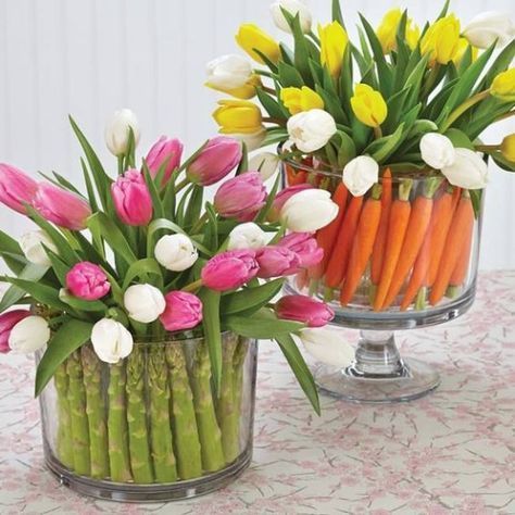 centros de mesa com tulipas