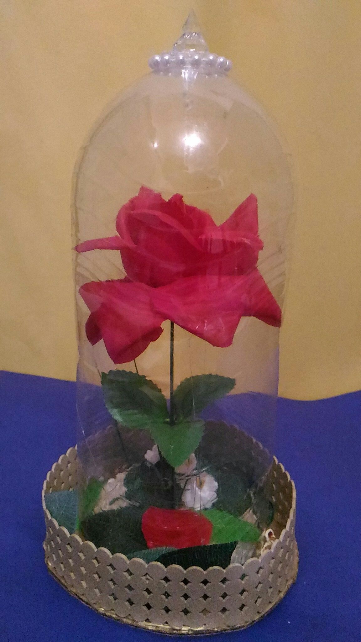 cupula de flores feita com garrafa pet