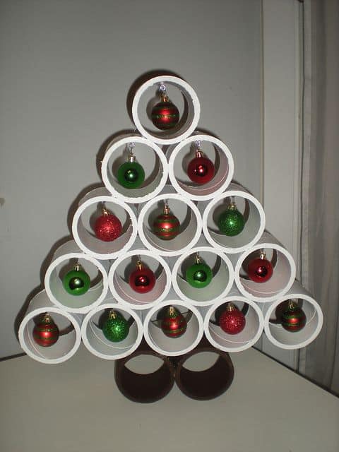 decoracao de natal feita com tubos 9