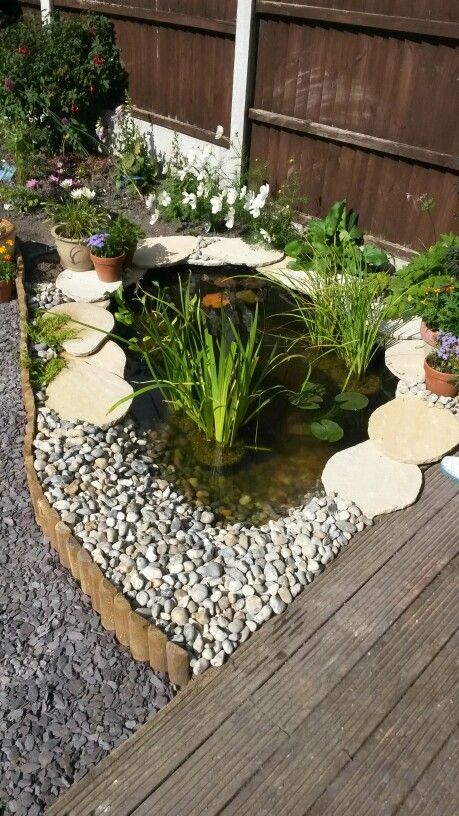 ideias de pequenos lagos para enfeitar seu jardim 9